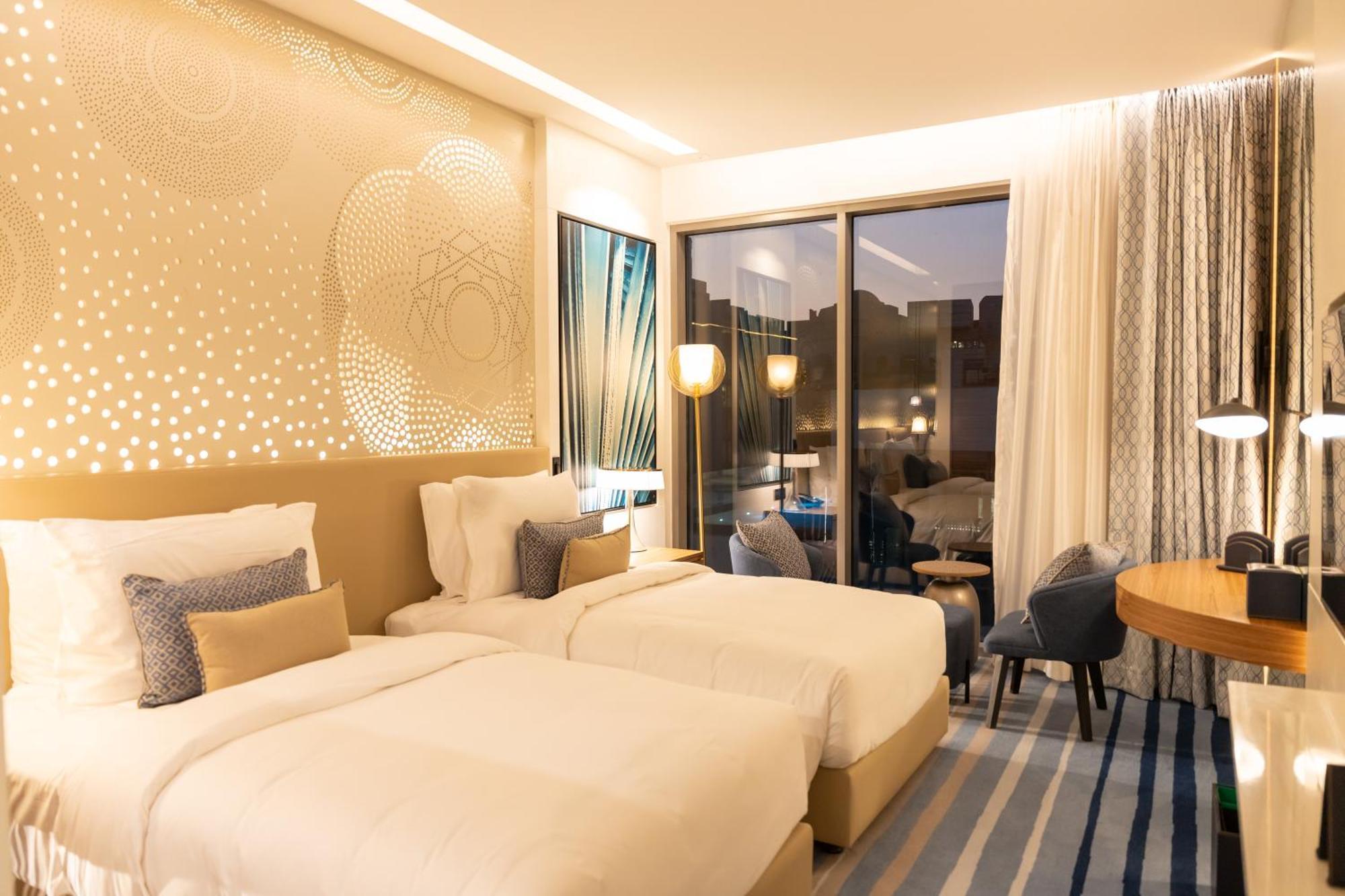 Tumbi West Palm Beach Hotel Dubai,Tapestry Collection Hilton Exterior photo